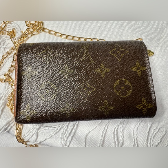 LOUIS VUITTON PORTE TRESOR MONOGRAM WALLET WITH CHAIN - Picture 4 of 17